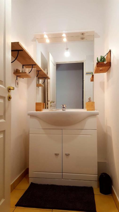 Votre Escale - Le Petit Montmartre Apartment Niort Ngoại thất bức ảnh
